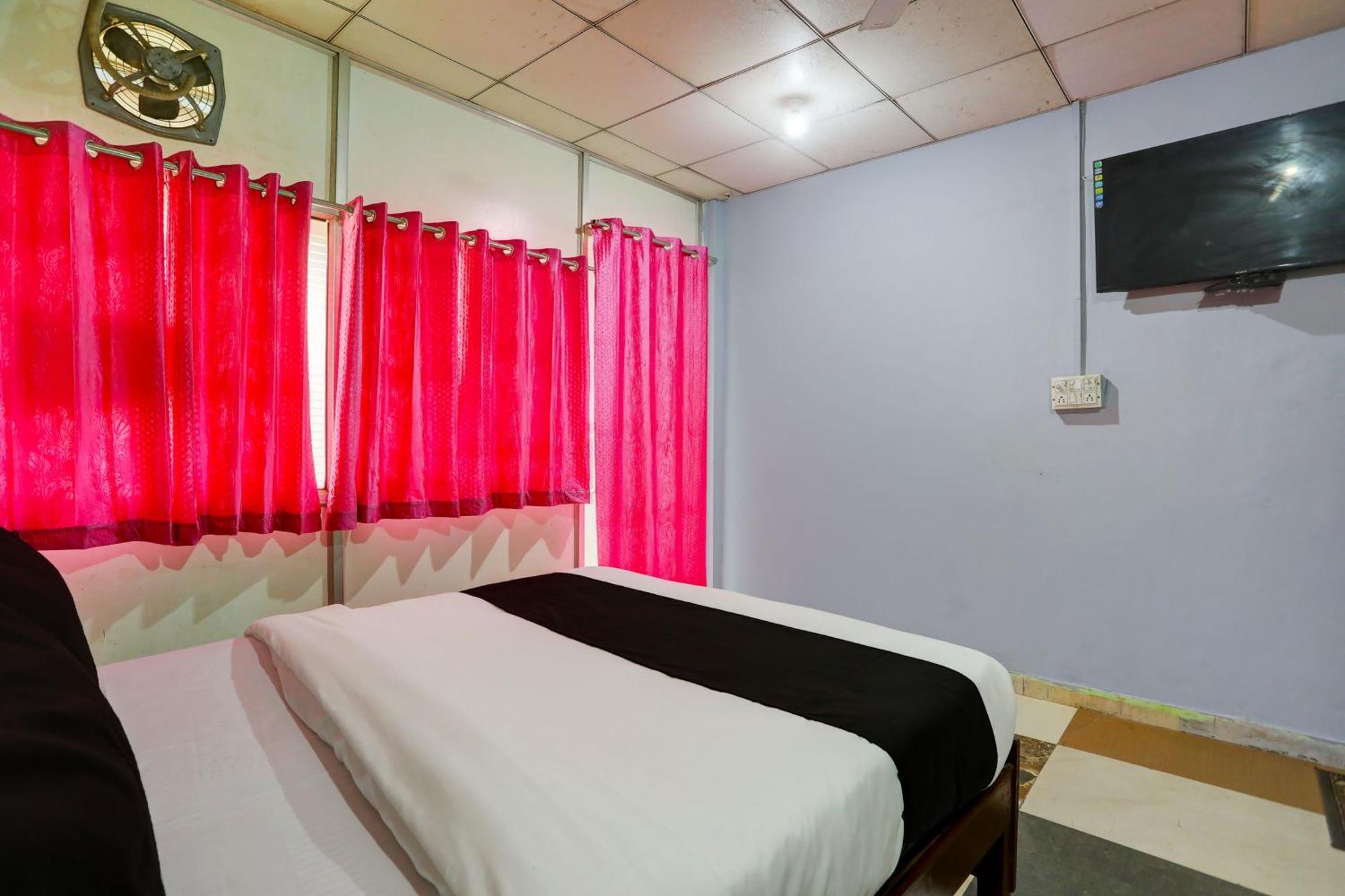 Collection O Harsh Hotel & Restaurant Bhiwadi Esterno foto