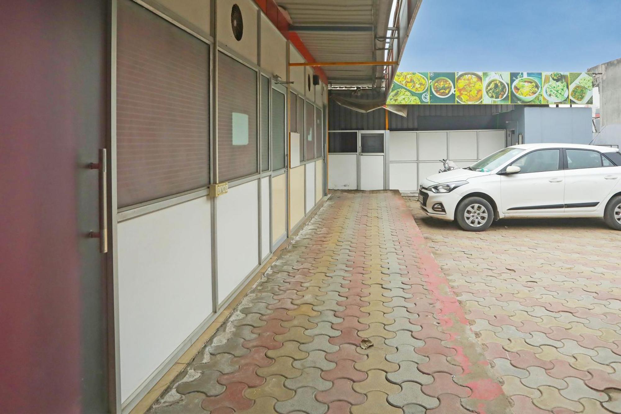 Collection O Harsh Hotel & Restaurant Bhiwadi Esterno foto