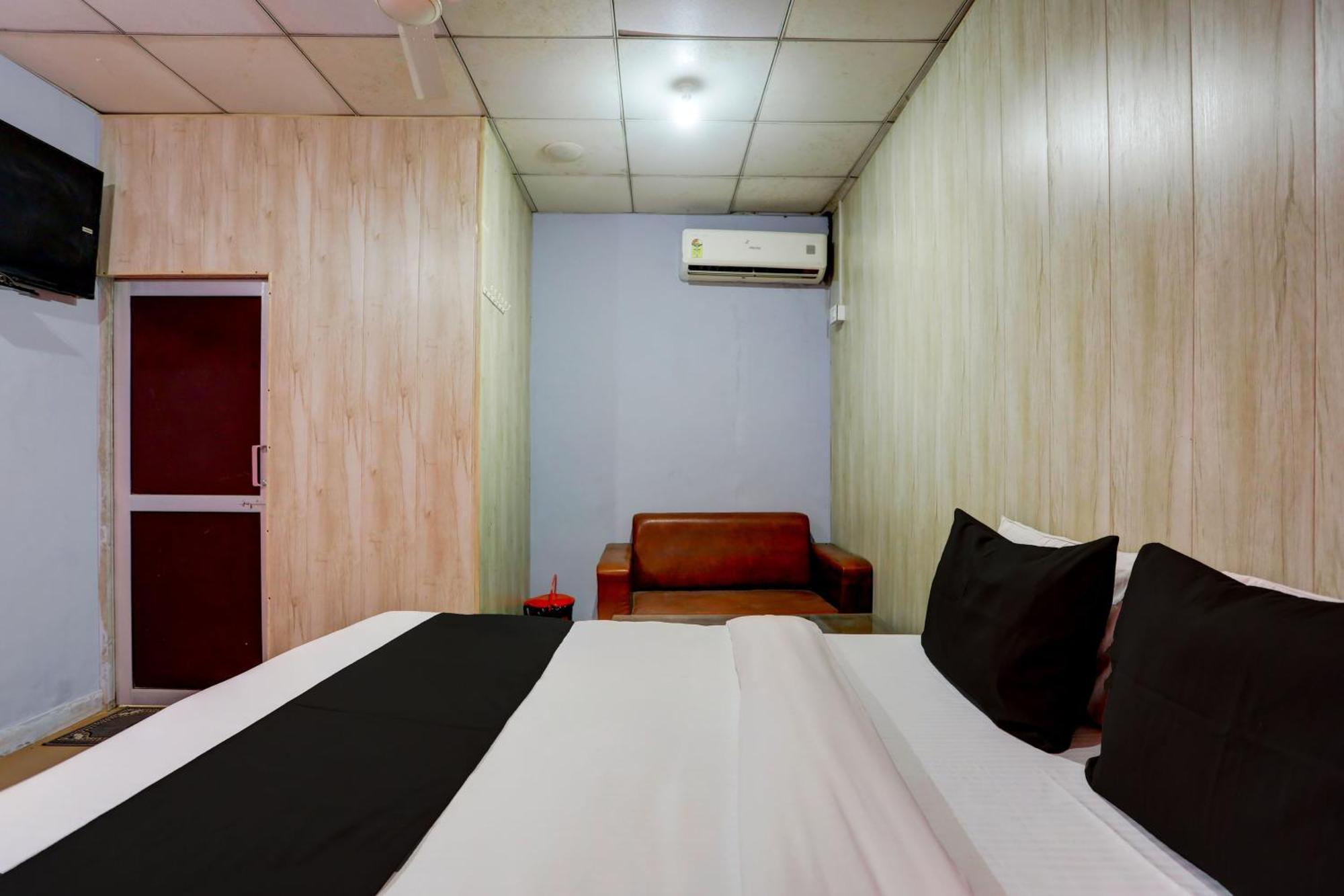 Collection O Harsh Hotel & Restaurant Bhiwadi Esterno foto