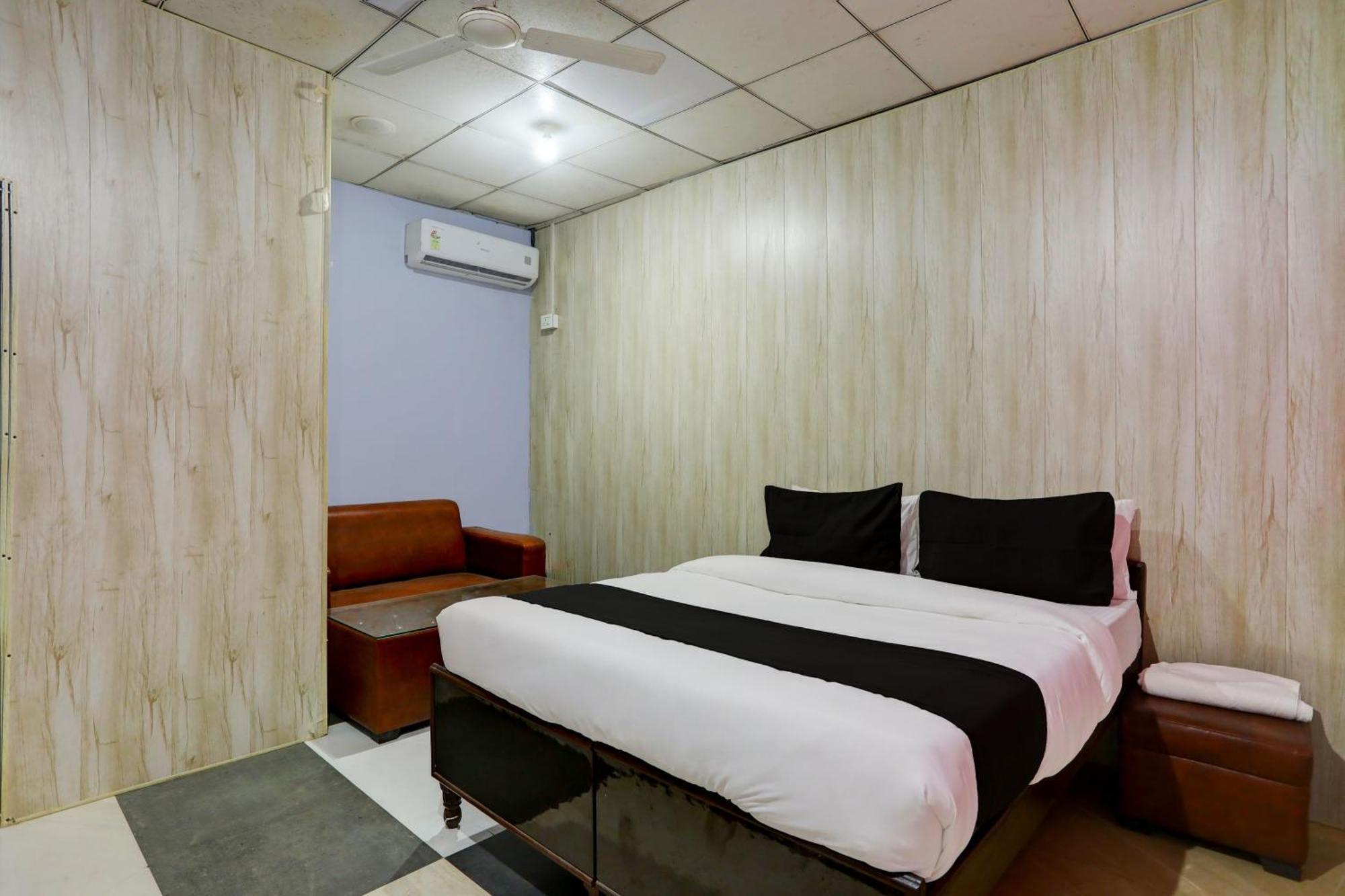 Collection O Harsh Hotel & Restaurant Bhiwadi Esterno foto