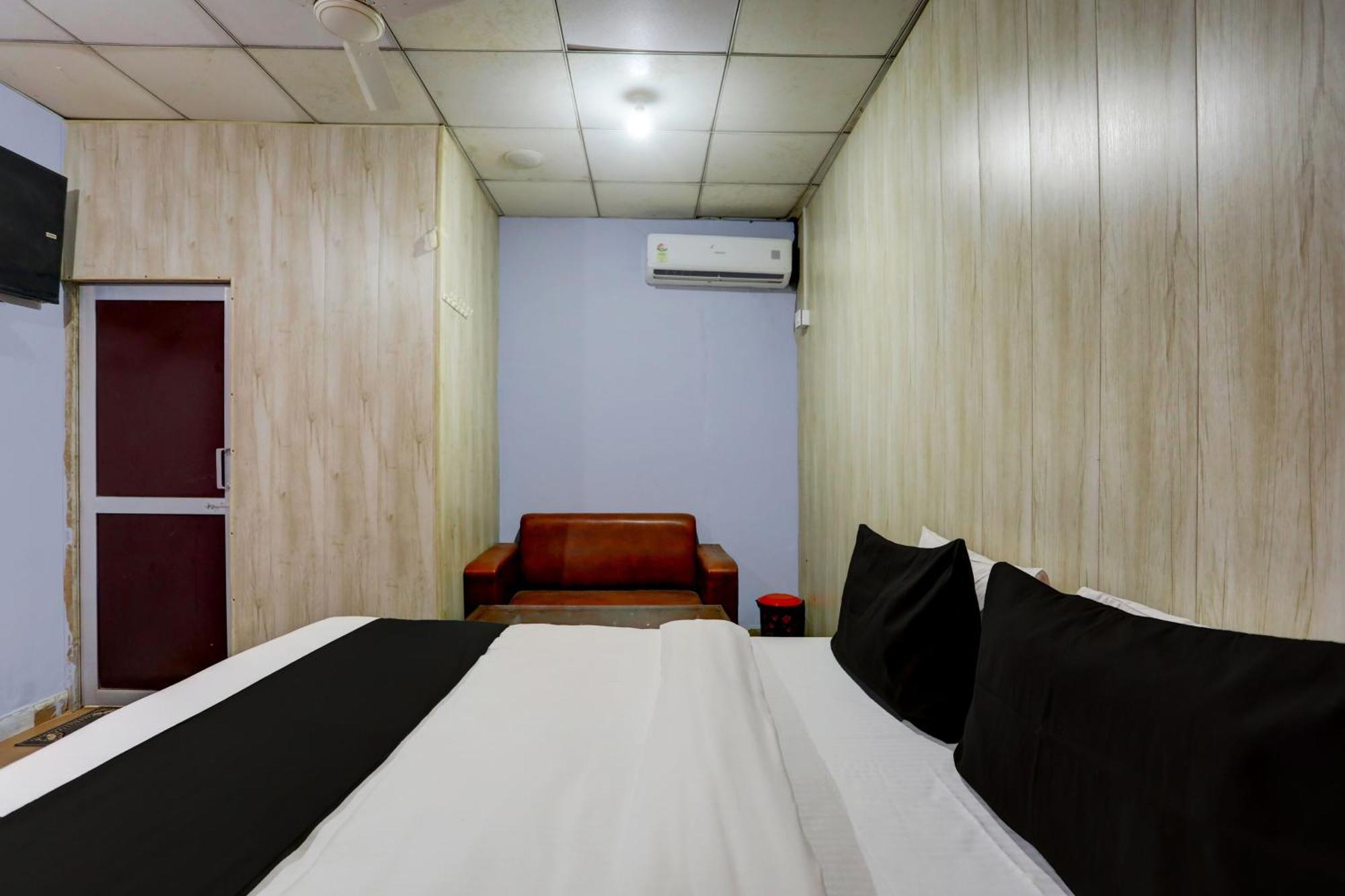 Collection O Harsh Hotel & Restaurant Bhiwadi Esterno foto