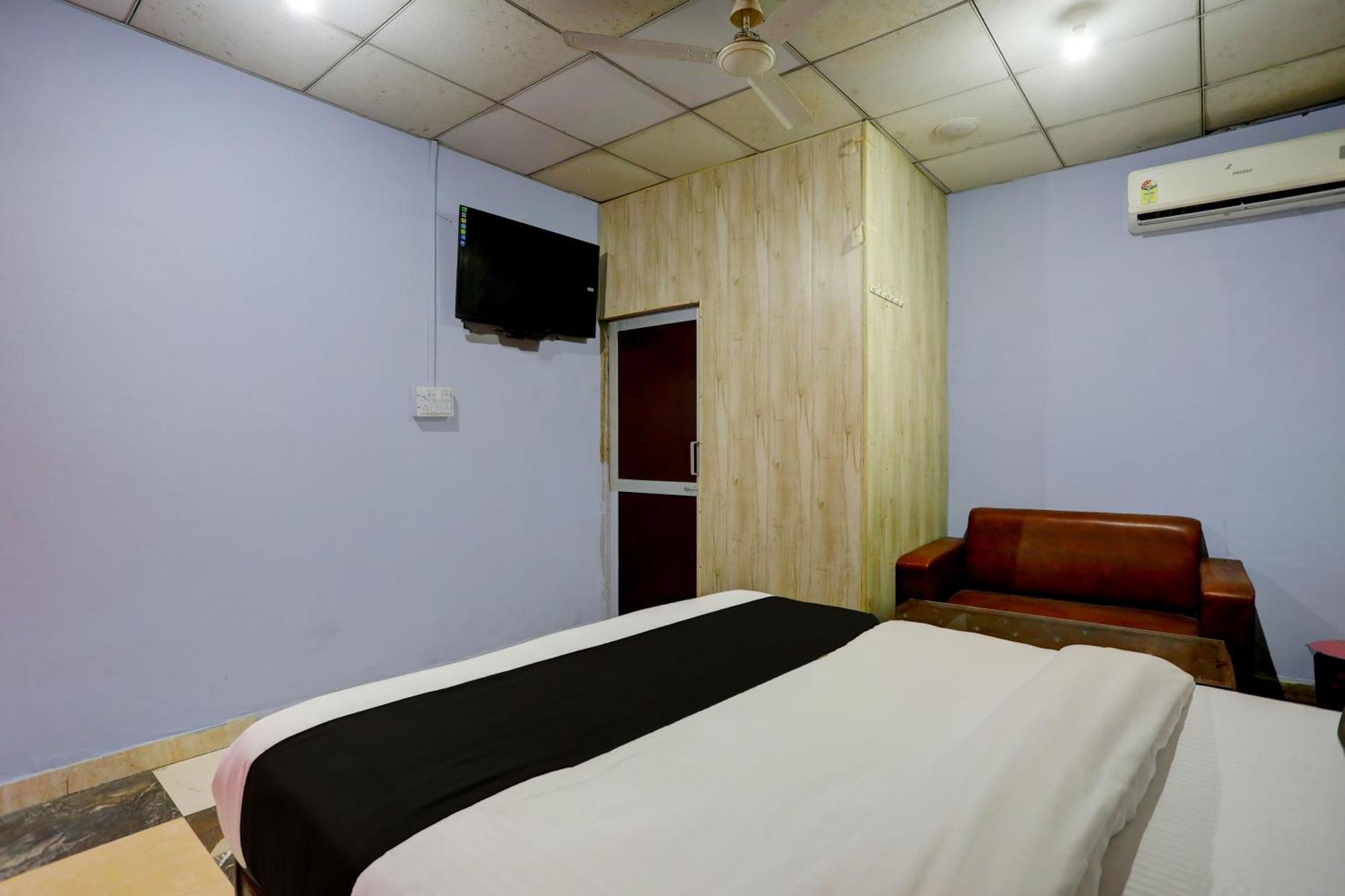 Collection O Harsh Hotel & Restaurant Bhiwadi Esterno foto