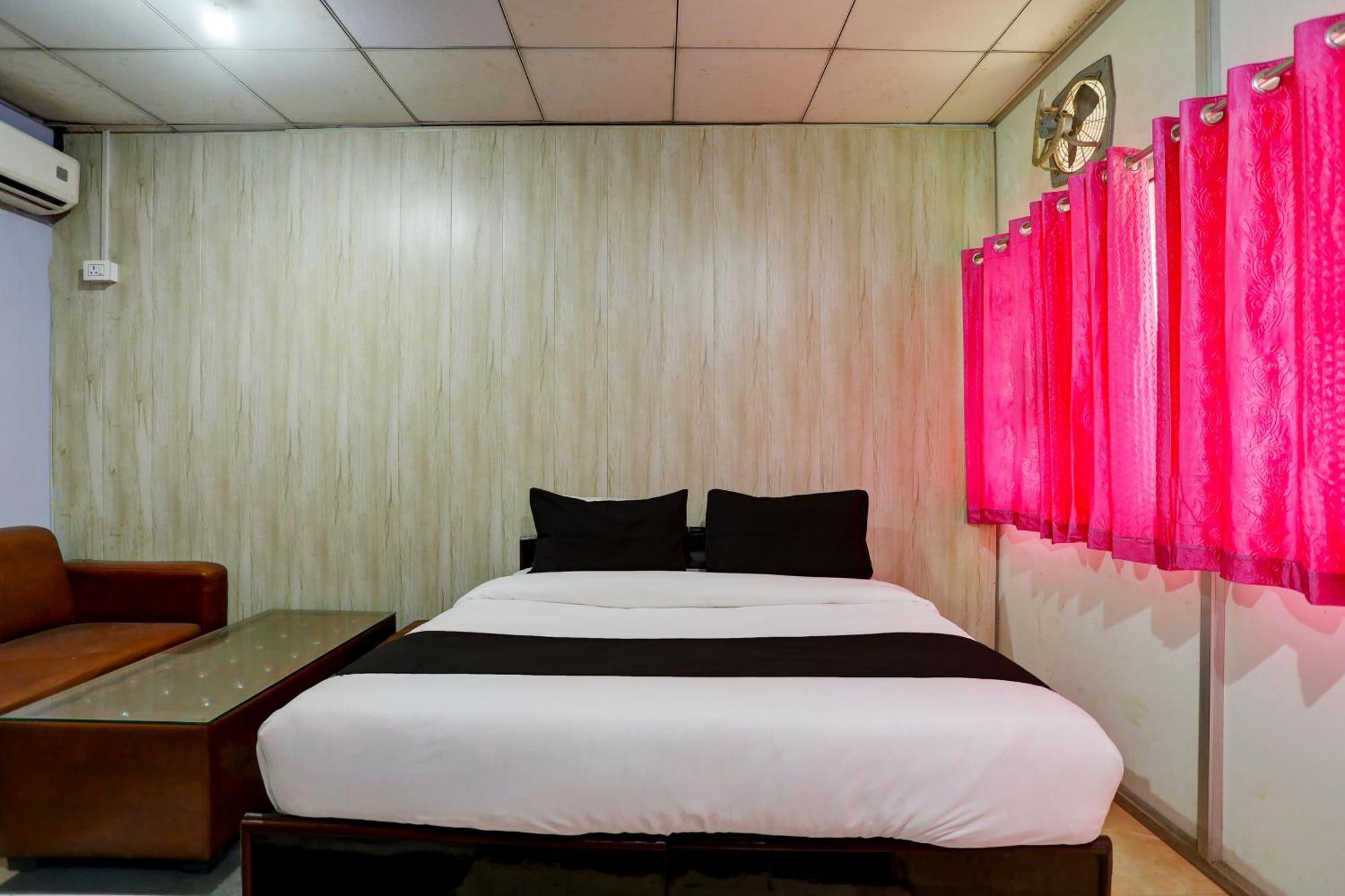 Collection O Harsh Hotel & Restaurant Bhiwadi Esterno foto