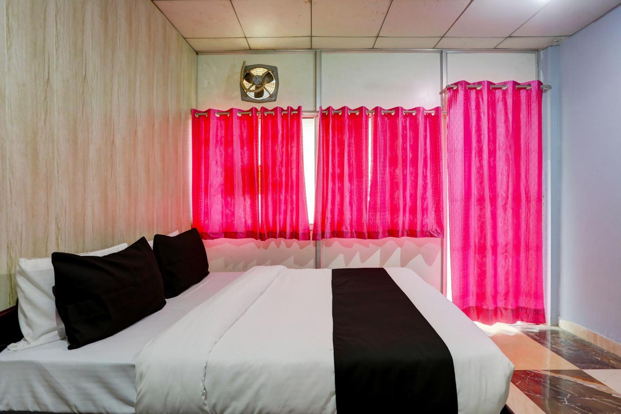 Collection O Harsh Hotel & Restaurant Bhiwadi Esterno foto
